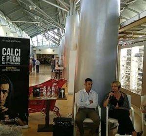 Presentato all'IperCoop di Matera "Calci e pugni sul tetto del mondo. Biagio Tralli, identikit di un campione"