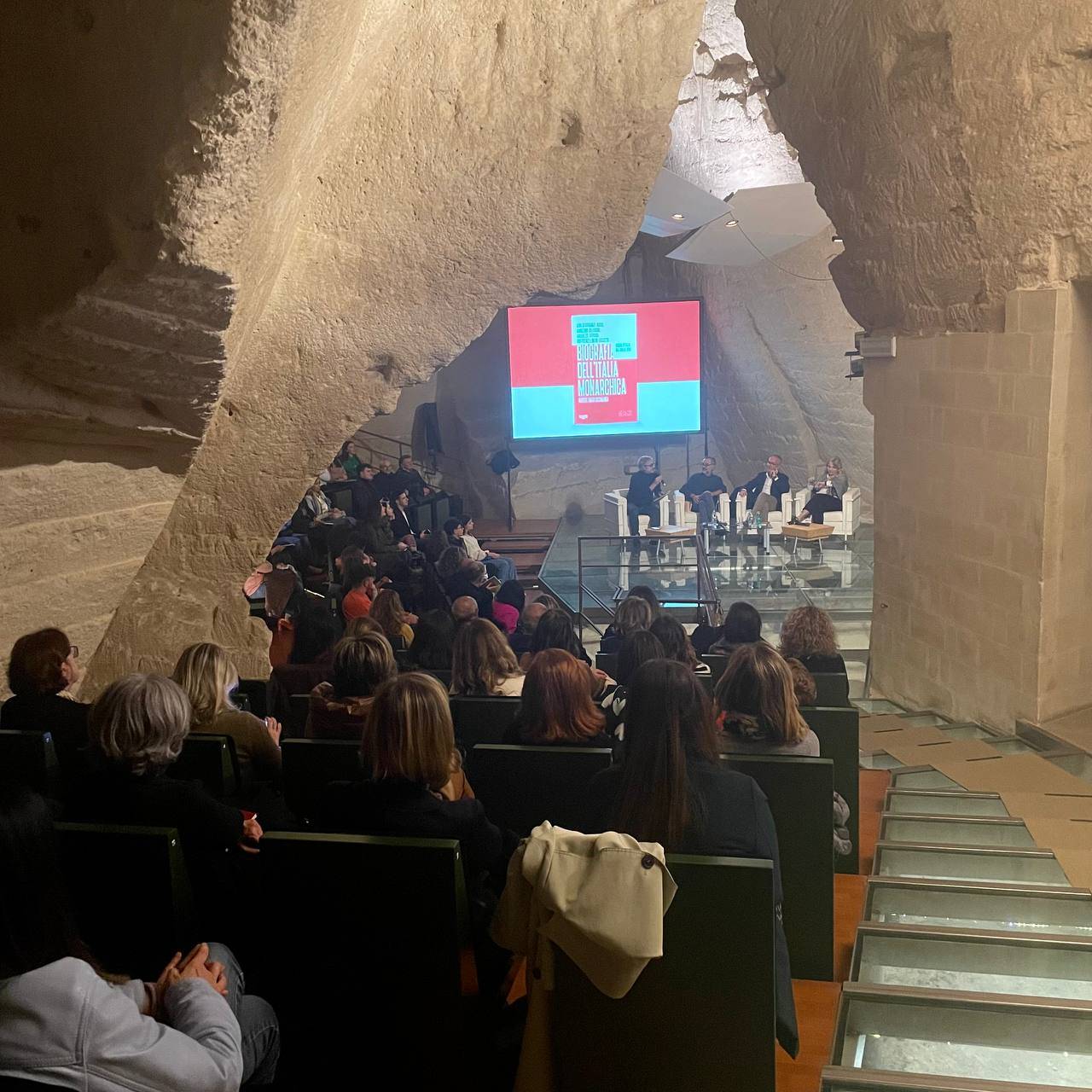 Successo a Matera per la presentazione del libro "Biografia dell'Italia monarchica" del prof. Saverio Ciccimarra